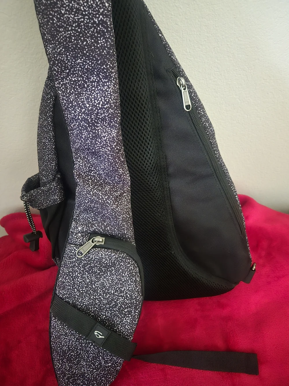 Black Speckled Sling Bag - Casual Carry